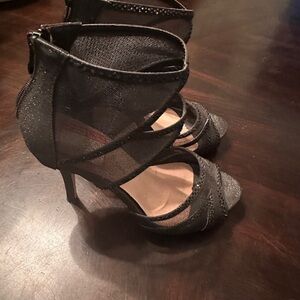 De Blossom Collection Black Heels Elegant Design